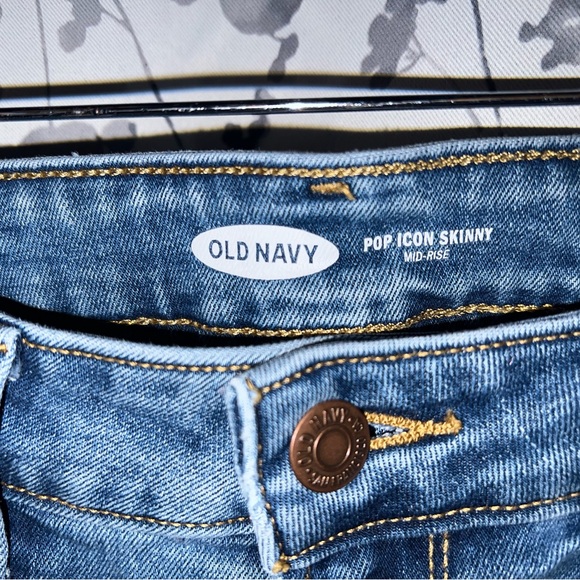 Mid-Rise Pop Icon Skinny Jeans for Women - Picture 6 of 9